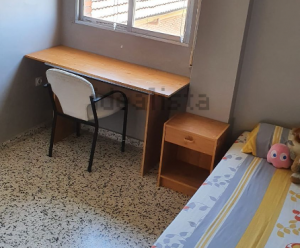 Ático de 3 dormitorios para estudiantes en Granada