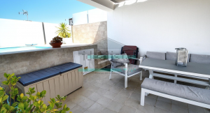 Chalet de 3 dormitorios con patio privado en Armilla