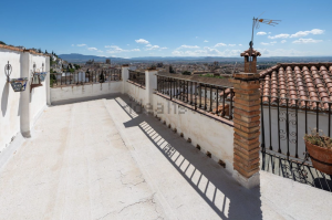 Casa de 5 dormitorios en venta en el centro de Granada