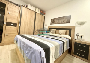 Piso reformado de 3 dormitorios en Granada centro