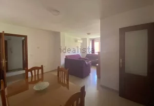 Piso de 4 dormitorios con garaje en Granada