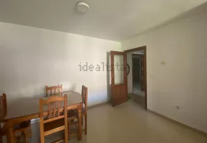 Piso de 4 dormitorios con garaje en Granada