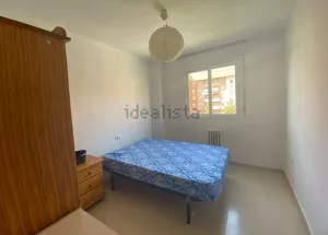 Piso de 4 dormitorios con garaje en Granada