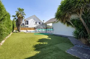 Chalet de 4 dormitorios con piscina en Dílar