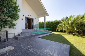 Chalet de 4 dormitorios con piscina en Dílar