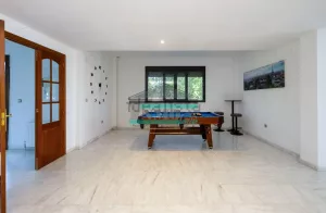 Chalet de 4 dormitorios con piscina en Dílar