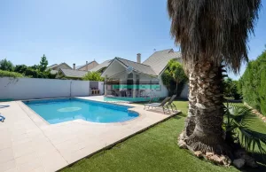 Chalet de 4 dormitorios con piscina en Dílar