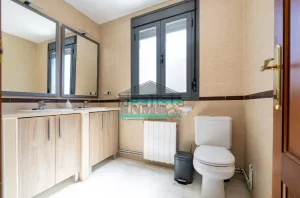 Chalet de 4 dormitorios con piscina en Dílar