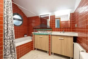 Chalet de 4 dormitorios con piscina en Dílar