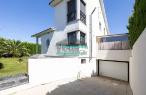 Chalet de 4 dormitorios con piscina en Dílar