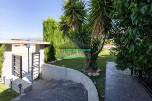 Chalet de 4 dormitorios con piscina en Dílar