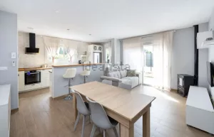 Casa en venta de 4 dormitorios en Ogíjares