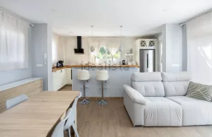 Casa en venta de 4 dormitorios en Ogíjares