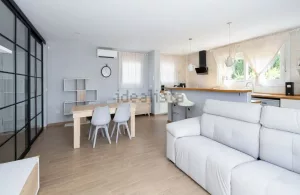 Casa en venta de 4 dormitorios en Ogíjares