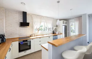 Casa en venta de 4 dormitorios en Ogíjares