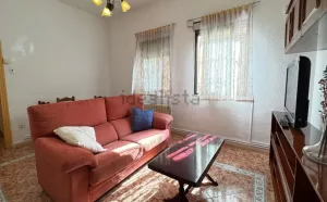 Piso de 3 dormitorios con calefacción incluida en Granada