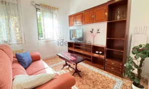 Piso de 3 dormitorios con calefacción incluida en Granada