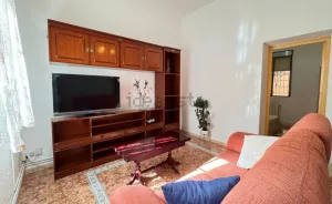 Piso de 3 dormitorios con calefacción incluida en Granada