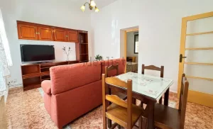 Piso de 3 dormitorios con calefacción incluida en Granada