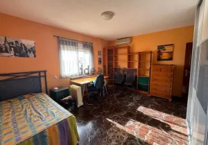 Piso de 6 dormitorios en Granada centro