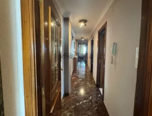 Piso de 6 dormitorios en Granada centro