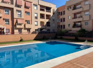 Piso de 1 dormitorio con piscina en Granada centro