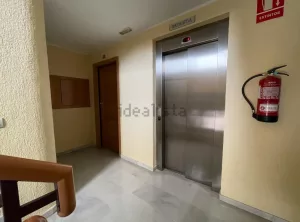 Piso de 1 dormitorio con piscina en Granada centro