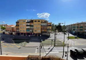 Piso de 1 dormitorio con piscina en Granada centro
