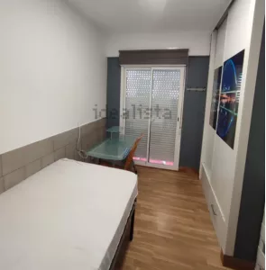 Piso reformado de 3 dormitorios en el Zaidín
