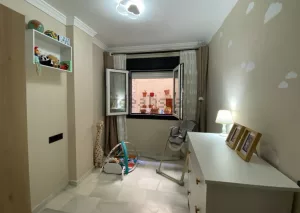 Piso de 3 dormitorios con piscina en Gójar