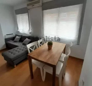 Piso para 3 estudiantes en La Chana