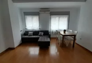 Piso para 3 estudiantes en La Chana