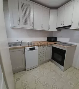 Piso para 3 estudiantes en La Chana