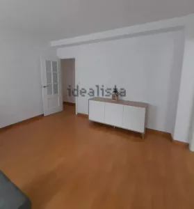 Piso para 3 estudiantes en La Chana