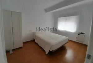 Piso para 3 estudiantes en La Chana