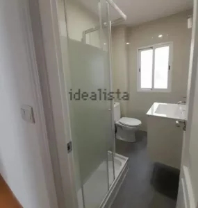 Piso para 3 estudiantes en La Chana