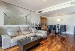 Chalet con piscina con 4 dormitorios en Granada