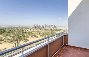 Chalet con piscina con 4 dormitorios en Granada