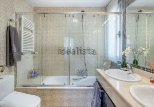 Chalet con piscina con 4 dormitorios en Granada
