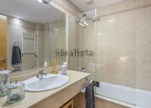 Chalet con piscina con 4 dormitorios en Granada