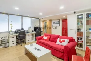Chalet con piscina con 4 dormitorios en Granada