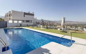 Chalet con piscina con 4 dormitorios en Granada