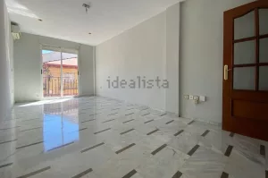 Piso de 3 dormitorios con garaje en Armilla