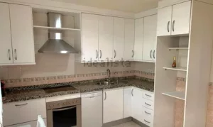 Casa con garaje en venta en Láchar