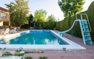 Chalet independiente con piscina en Las Gabias