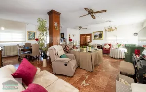 Chalet independiente con piscina en Las Gabias