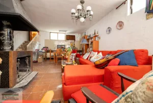 Chalet independiente con piscina en Las Gabias