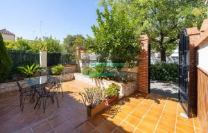 Casa de 4 dormitorios con patio en Granada centro