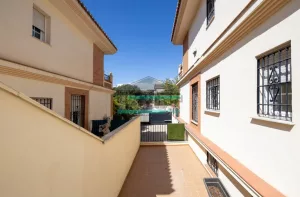 Casa de 4 dormitorios con patio en Granada centro