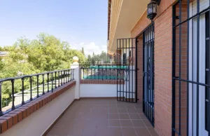 Casa de 4 dormitorios con patio en Granada centro